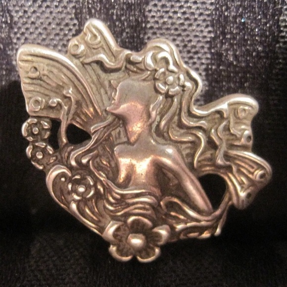 ANTIQUE Art Deco Repoussé Figural Maiden Goddess Fairy Lady STERLING Pin Brooch - Picture 2 of 8